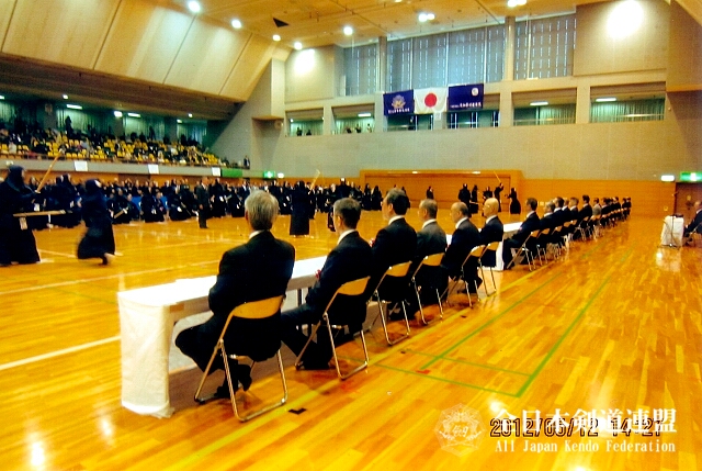 名古屋市枇杷島スポーツセンターにおける剣道七段審査会の風景 その２（筆者写す）